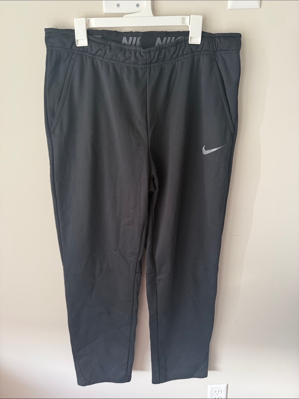 Nike men’s XL Black Athletic Joggers with Swoosh